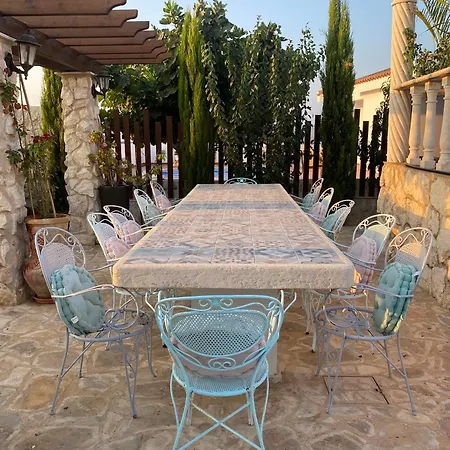 בית נופש Oikos Selinolithos *