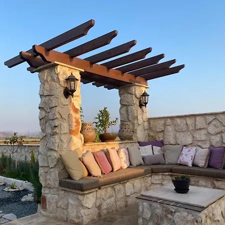 Oikos Selinolithos בית נופש Alaminos