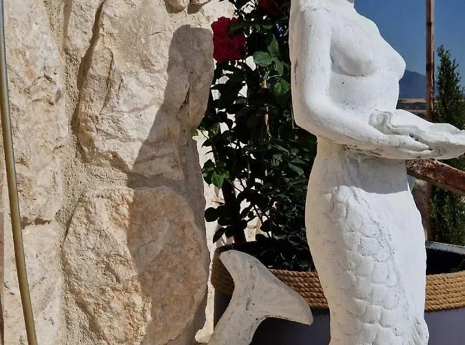 Oikos Selinolithos Alaminos